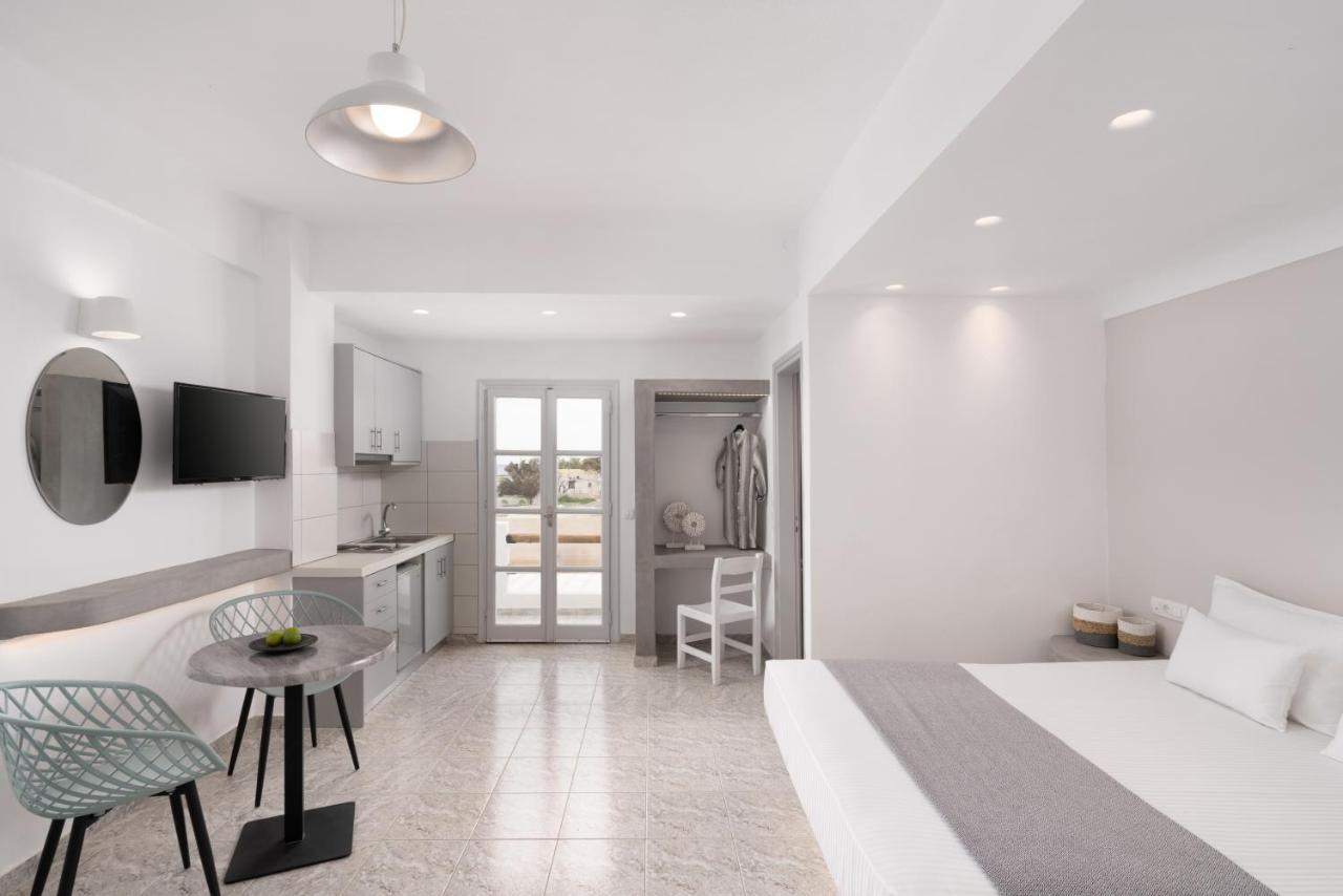 White Lily Suites & Lofts - Adults Only 16 Plus Playa de Perivolos Exterior foto