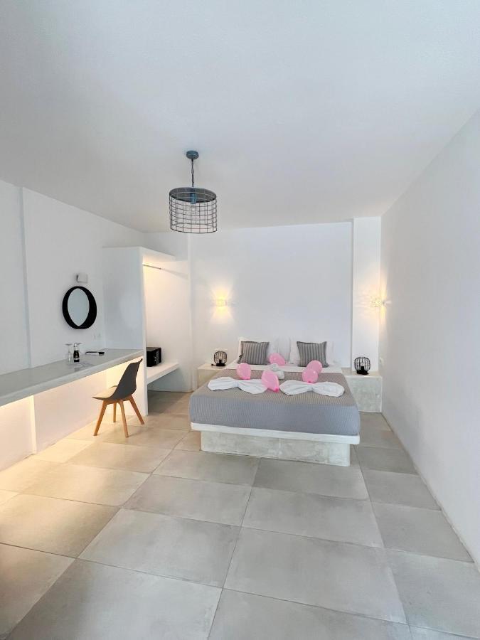 White Lily Suites & Lofts - Adults Only 16 Plus Playa de Perivolos Exterior foto