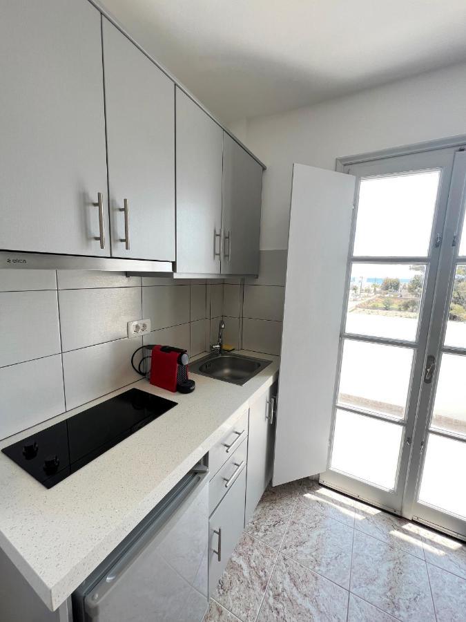 White Lily Suites & Lofts - Adults Only 16 Plus Playa de Perivolos Exterior foto
