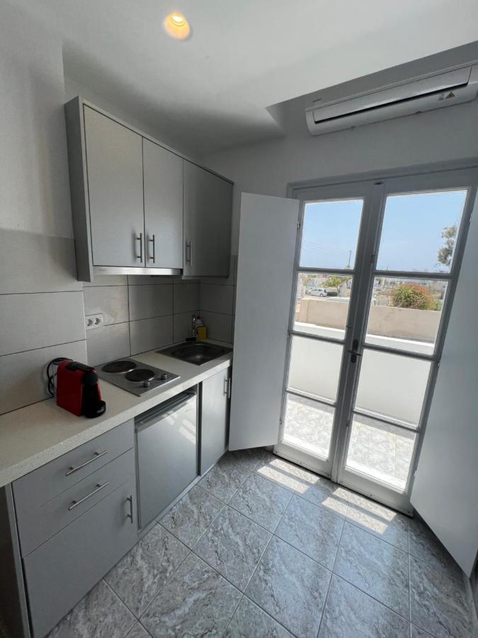White Lily Suites & Lofts - Adults Only 16 Plus Playa de Perivolos Exterior foto