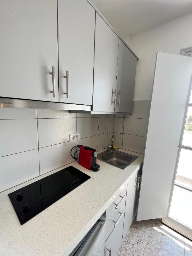 White Lily Suites & Lofts - Adults Only 16 Plus Playa de Perivolos Exterior foto