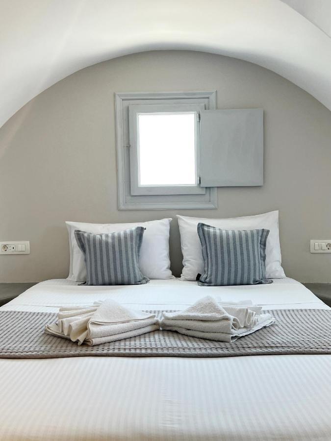 White Lily Suites & Lofts - Adults Only 16 Plus Playa de Perivolos Exterior foto
