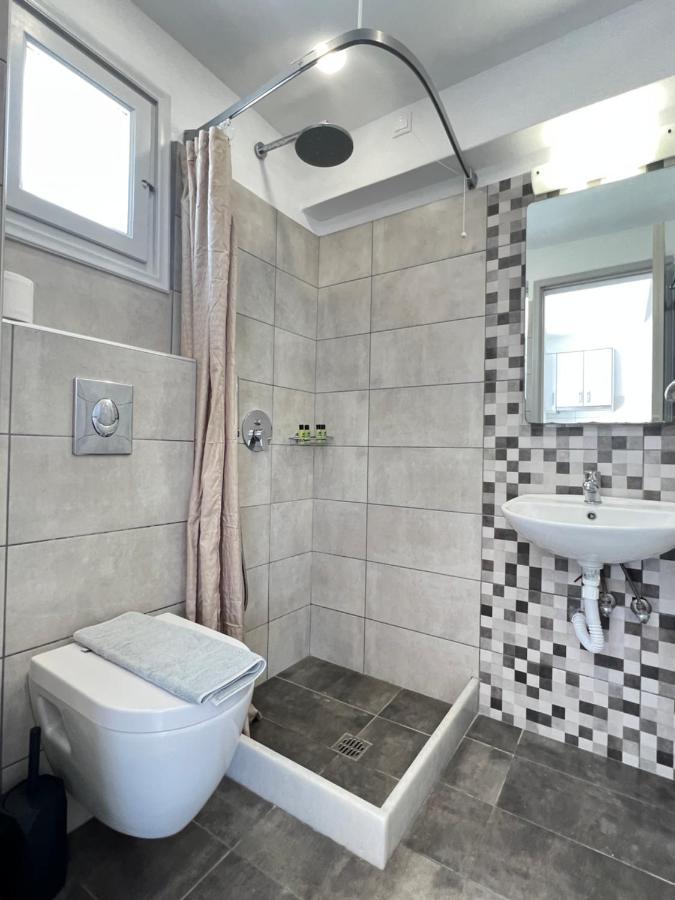 White Lily Suites & Lofts - Adults Only 16 Plus Playa de Perivolos Exterior foto