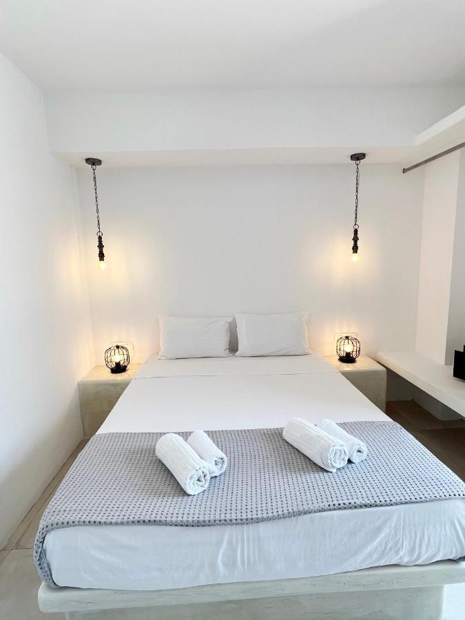 White Lily Suites & Lofts - Adults Only 16 Plus Playa de Perivolos Exterior foto