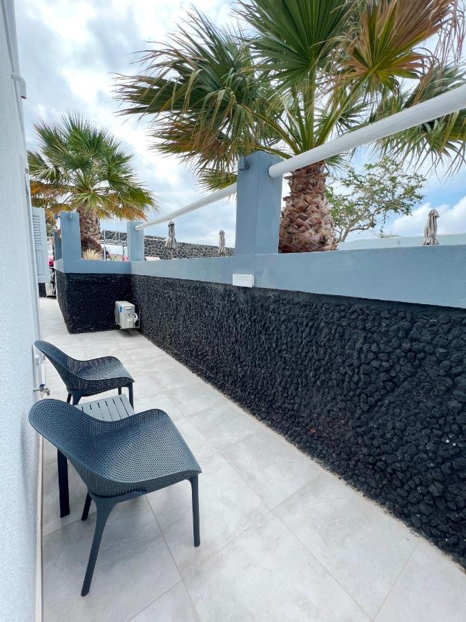 White Lily Suites & Lofts - Adults Only 16 Plus Playa de Perivolos Exterior foto